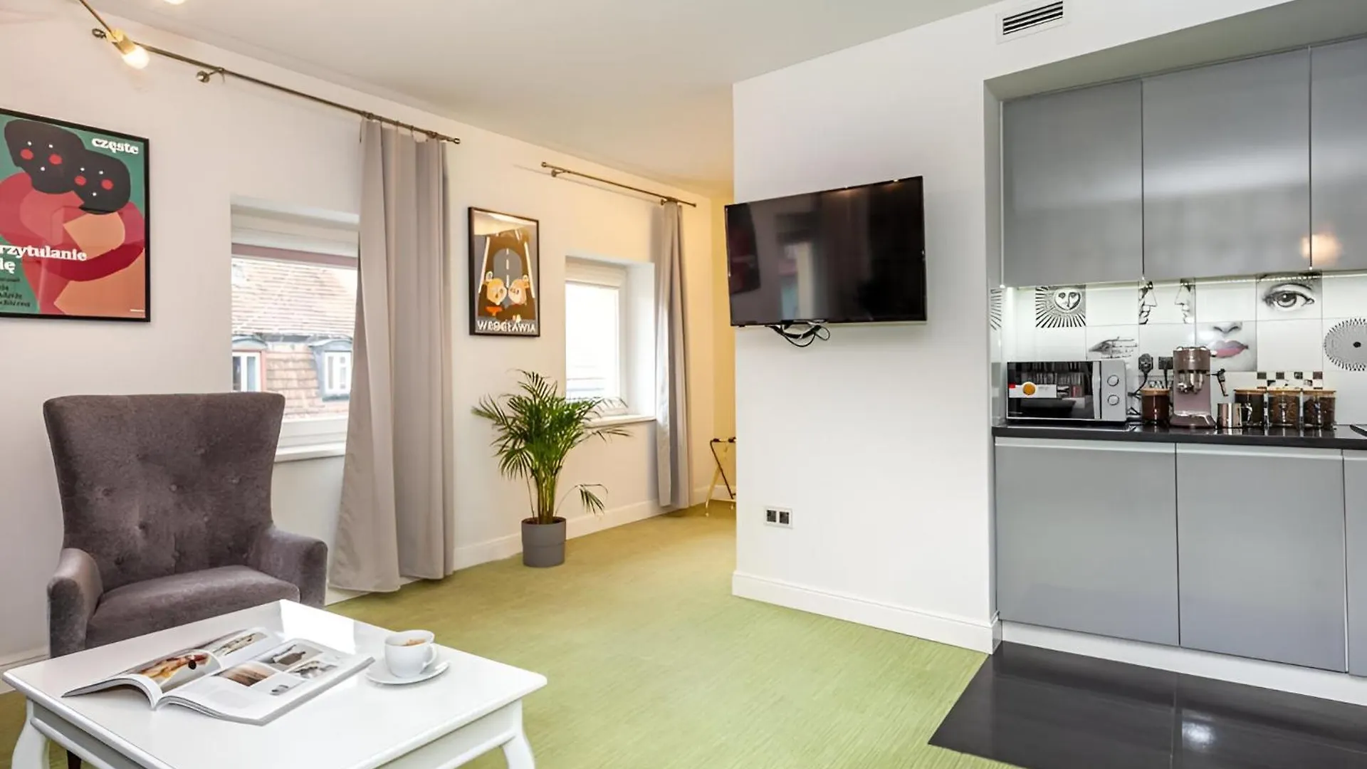 Oomph Wroclaw Deluxe Apt Ruska 0*,